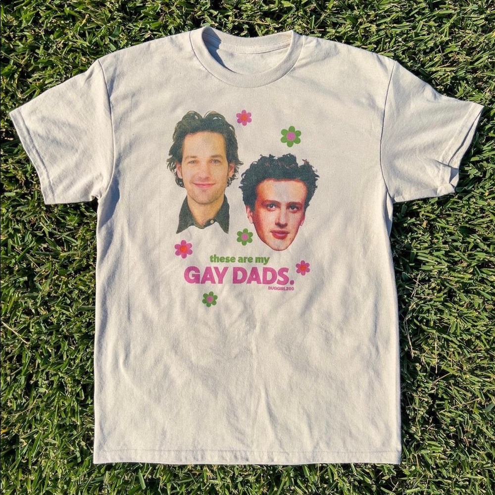 BugGirl200 “Gay Dads” t-shirt - EUC
